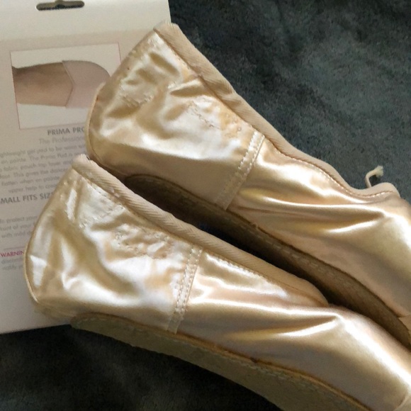 Grishko 2007 pointe shoes and toe pads - Picture 6 of 6